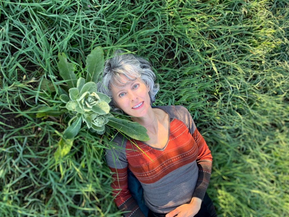 Living in the Rockies, Julie experiences life akin to residing in a pristine botanical pharmacy with a vast array of native herbals available. 